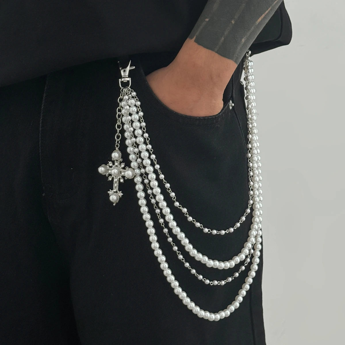 The Saint Pearl Chain