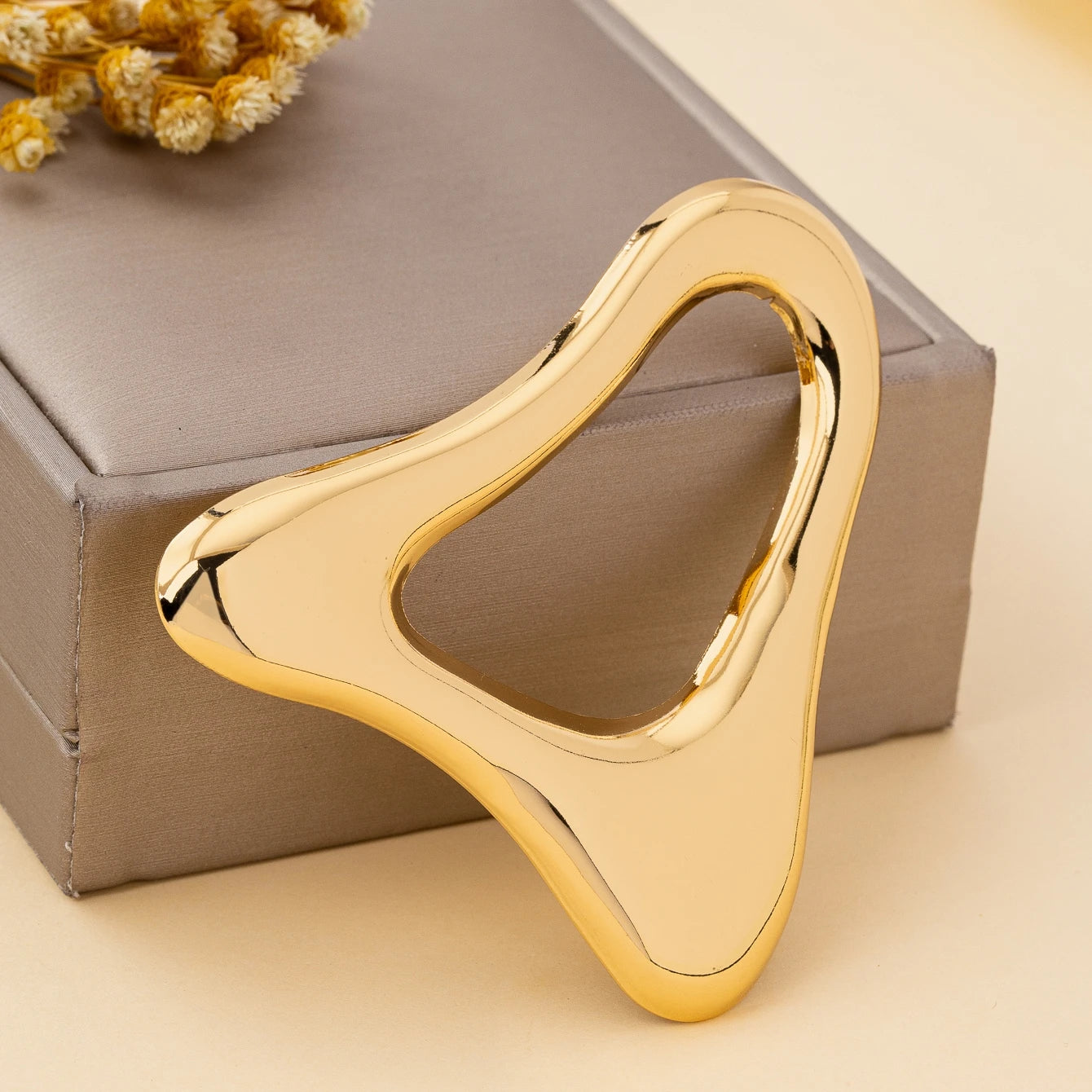 The Sculpt Brooch