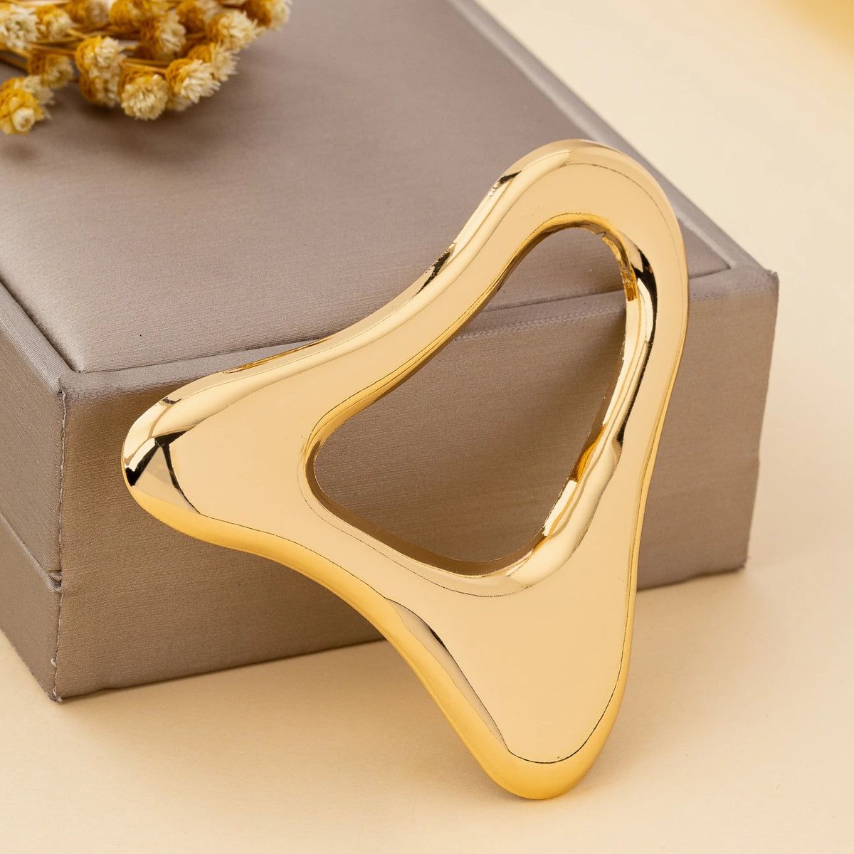 The Sculpt Brooch